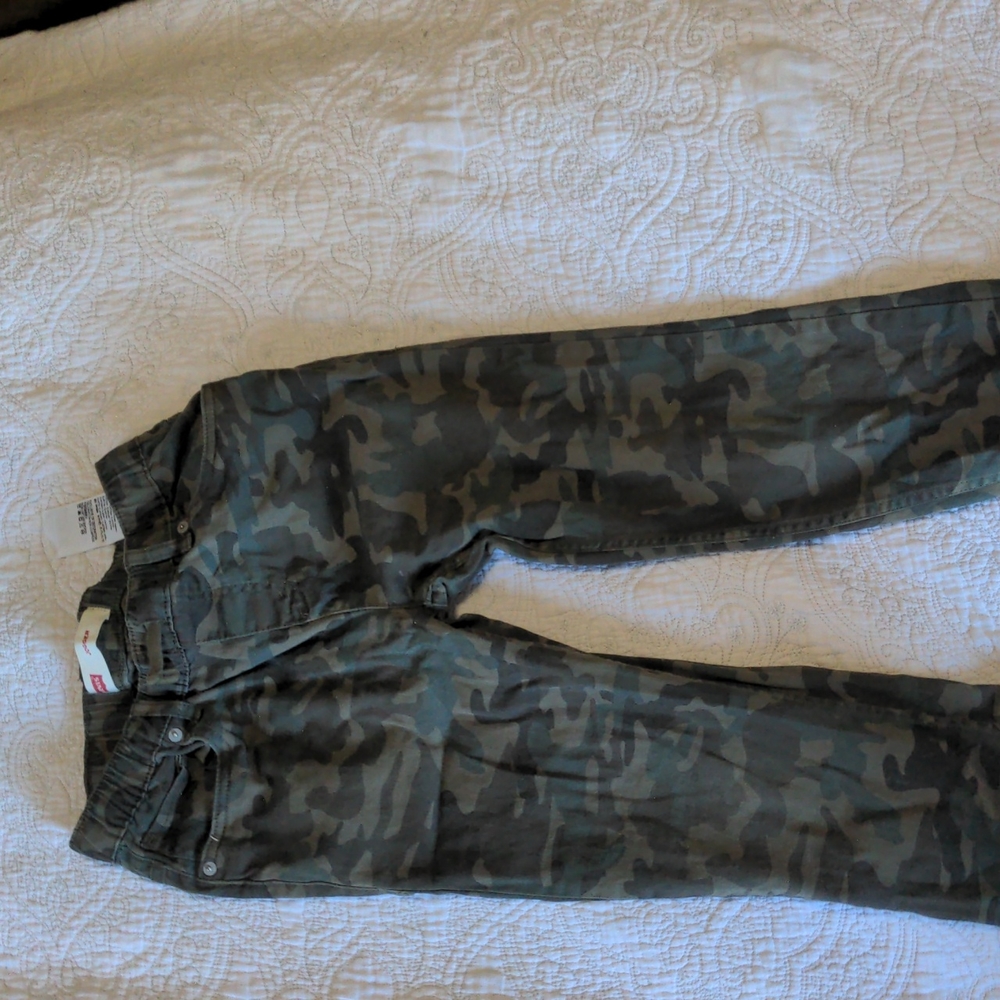 Levi's jogger size 14
